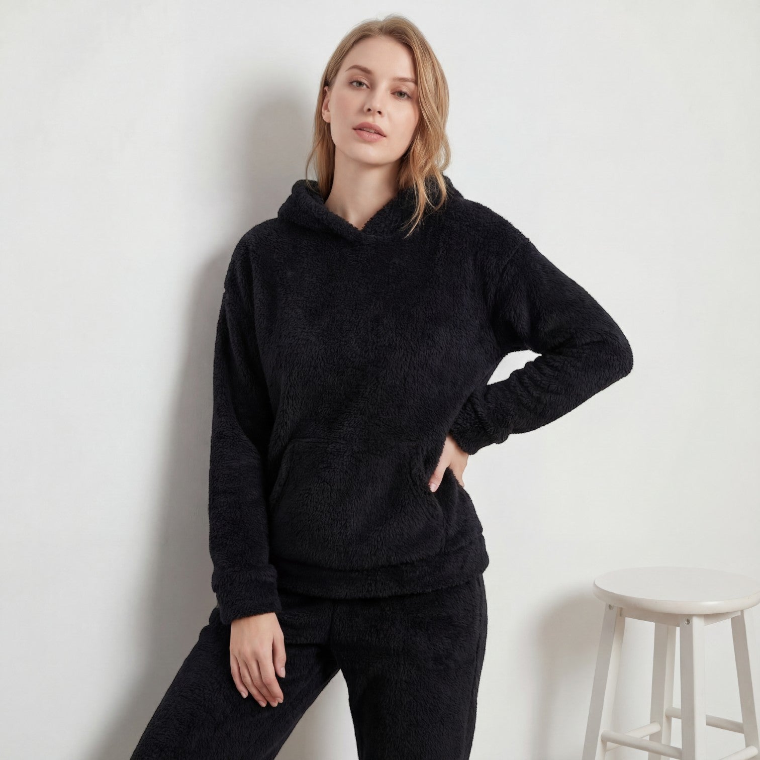 Havholm | Blødt loungesæt med hætte og bukser med elastisk talje til kvinder