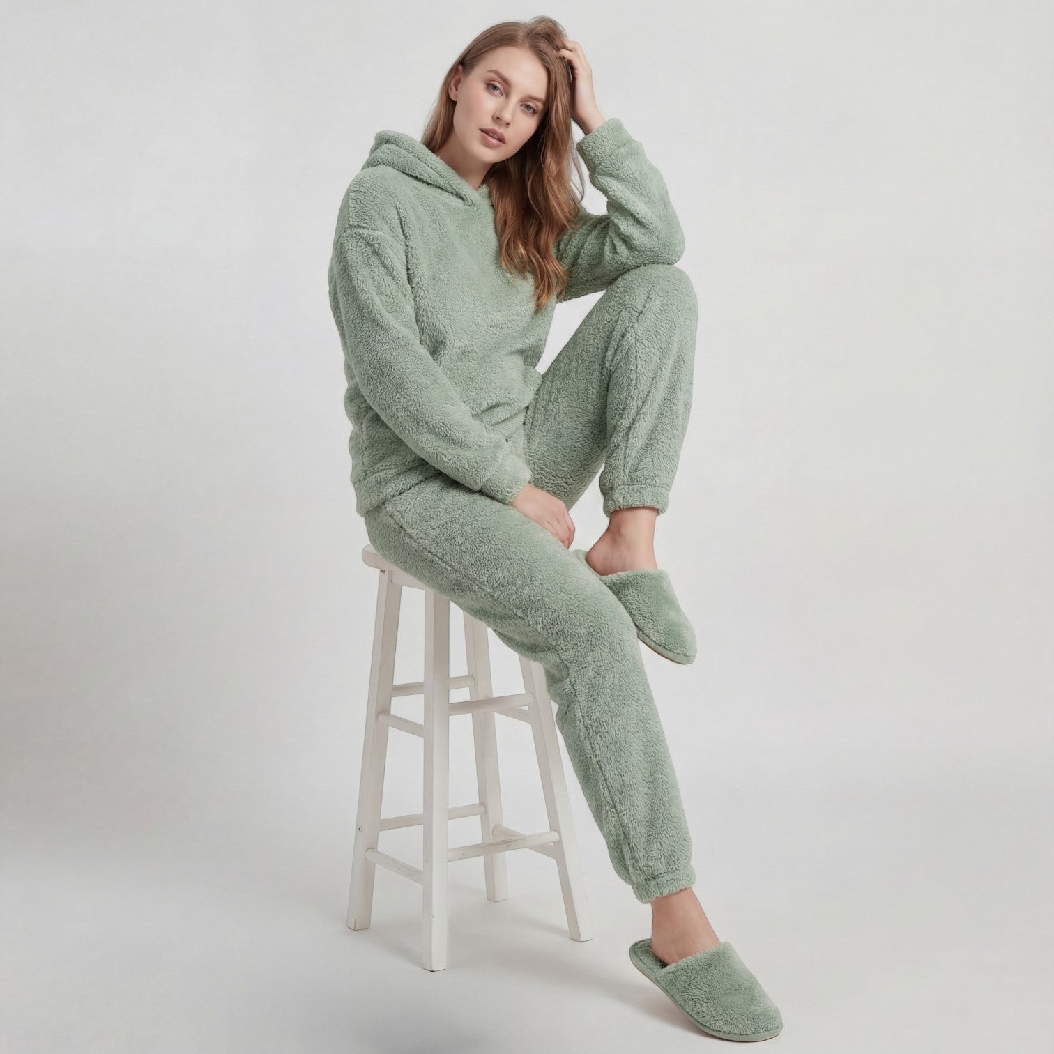 Havholm | Blødt loungesæt med hætte og bukser med elastisk talje til kvinder