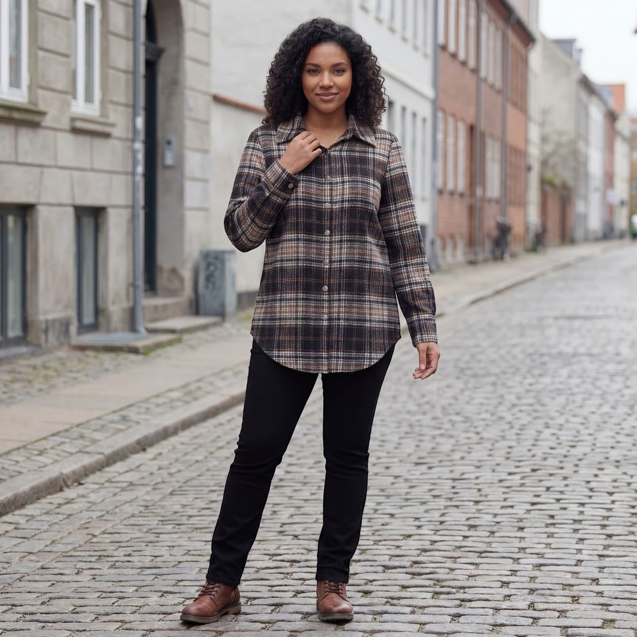 Havholm | Afslappet ternet skjortejakke i blødt materiale til kvinder