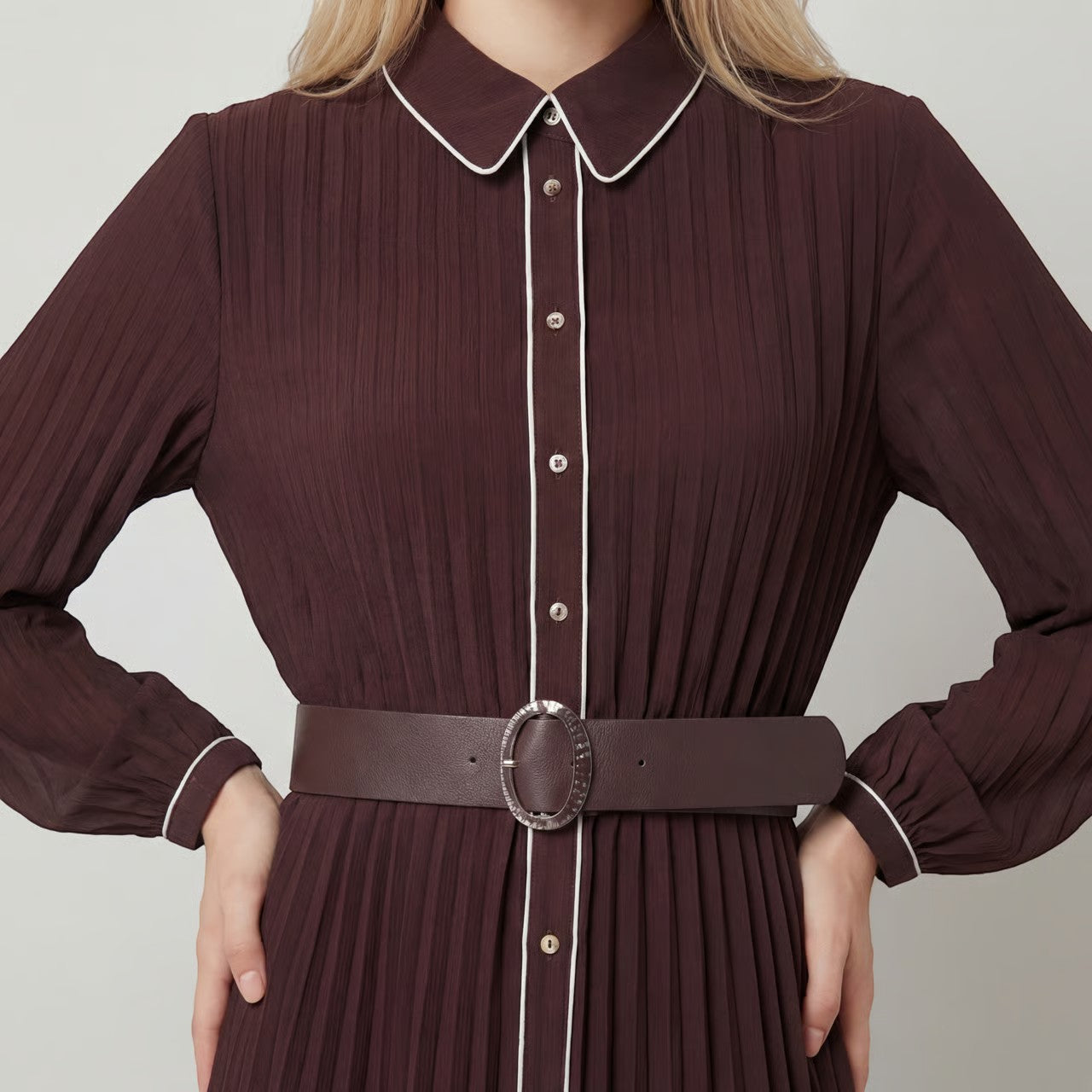 Havholm | Vævet plisseret midikjole med lange ærmer til kvinder